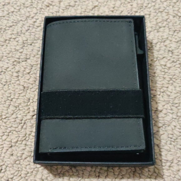 Pop Up Wallet - Picture 1 of 4